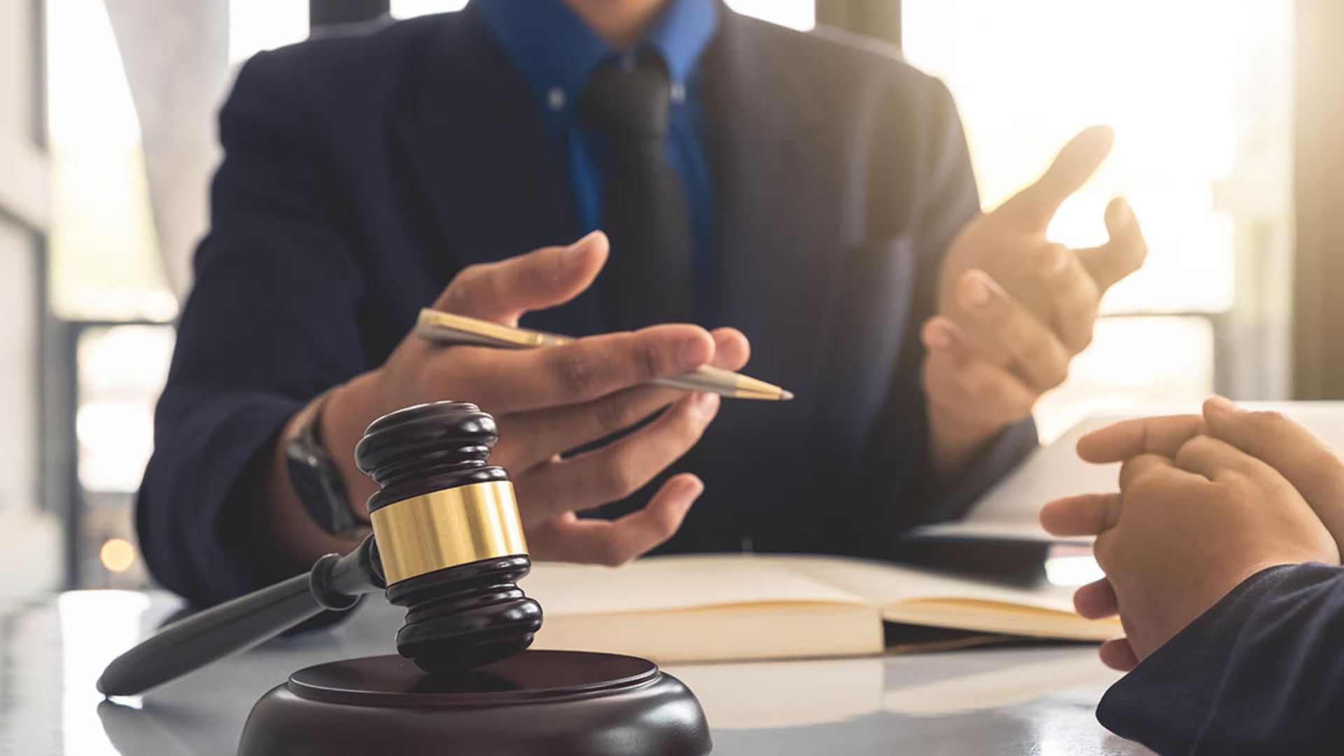 Advantages of Hiring a Legal Company in Dubai