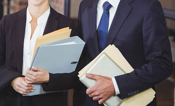Best Corporate, Commercial & Business Lawyers in Abu Dhabi