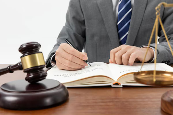 Business Lawyer Dubai