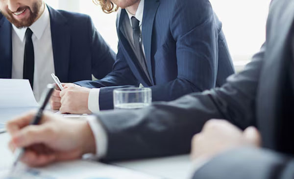Best Corporate, Commercial & Business Lawyers in Abu Dhabi