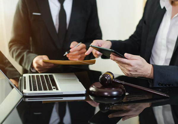 Corporate Lawyers Dubai