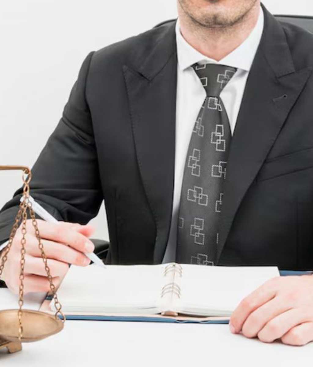 Lawyers in Abu Dhabi Lawyers in Abu Dhabi